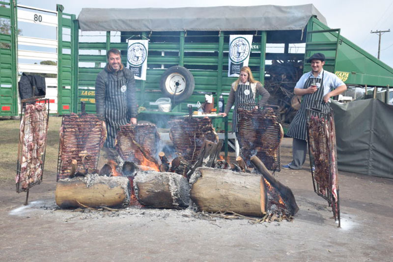 fiesta-salchicha-parrillera-ochandio10